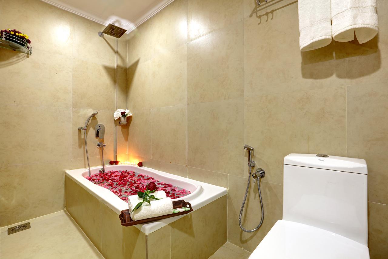 Hotel Floral Park Котаям Екстериор снимка