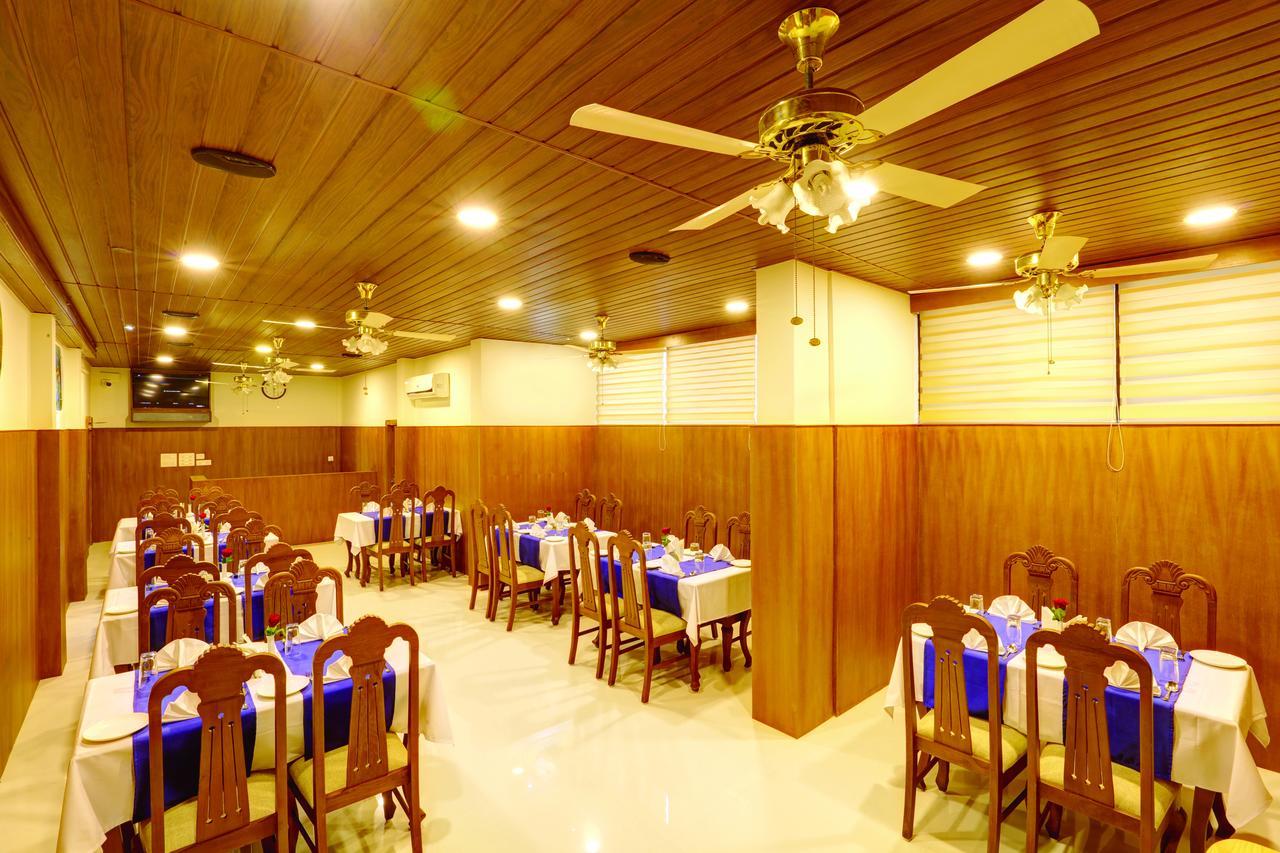 Hotel Floral Park Котаям Екстериор снимка
